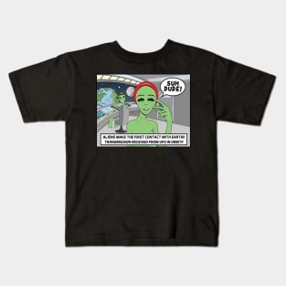 Alien Greetings! Kids T-Shirt